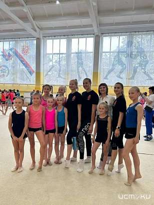 Юные орловские гимнастки тренируются даже летом