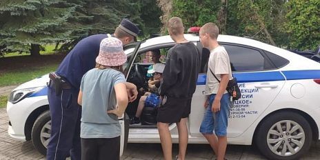 Подростки из Знаменского района заглянули в работу полиции: экскурсия в отделение МВД в рамках клуба „Подросток и закон"