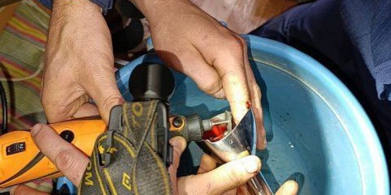 Орловские спасатели помогли мужчине освободить палец из блендера