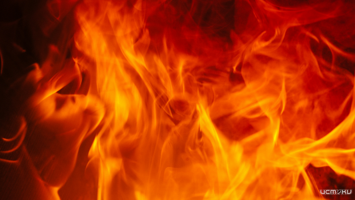 В Орле эвакуировали 10 человек из-за пожара по ул. Черкасской