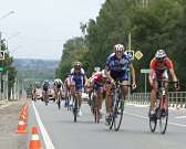 Комфортно и ярко. Велогонщики презентовали новую соревновательную форму