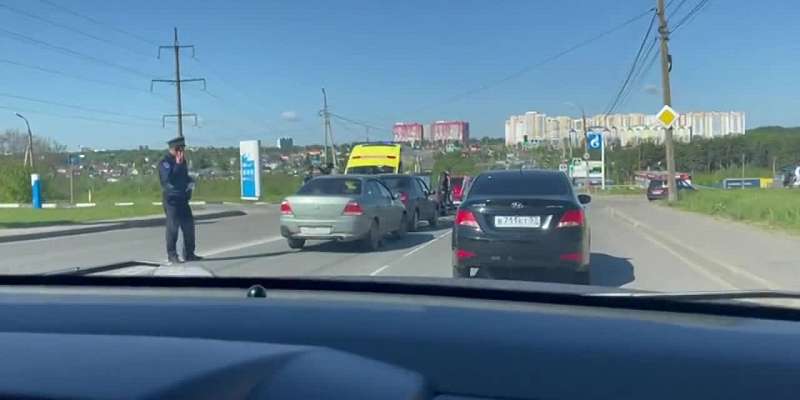 Из-за аварии на ул. Раздольной образовалась пробка