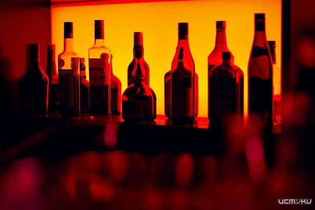 Жители дома №85 по ул. Комсомольская в Орле воюют с питейным заведением "Хмельной Оазис"