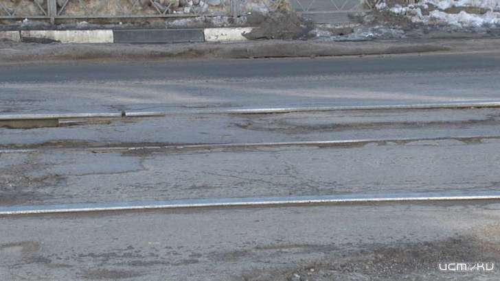 Не выдерживают критики: из-за ям в Орле ограничили движение по разбитым дорогам