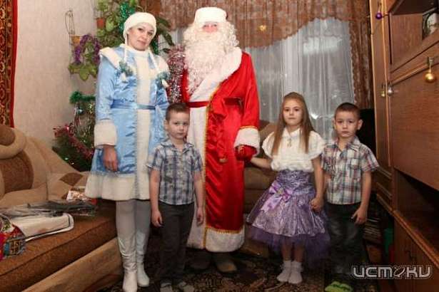 Орловских детей с наступающим Новым годом поздравляет Полицейский Дед Мороз