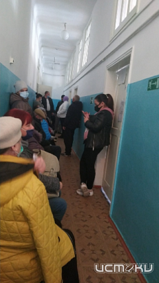 Глазами очевидцев: амчанка провела в очереди 7 часов, чтобы попасть к врачу