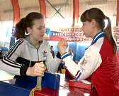 Задействованы руки, но нужно включать и голову. Орловские студенты выявляли лучших в армрестлинге