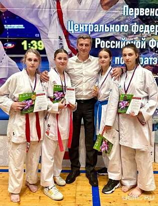 Воспитанники школы “Орёл-карат” стали обладателями 14 медалей разного достоинства