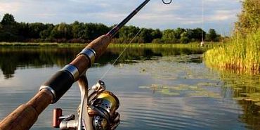 Орловские рыболовы могут выходить на воду — запрет на рыболовство снят