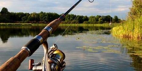 Орловские рыболовы могут выходить на воду — запрет на рыболовство снят