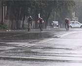 Подводка-спорт Что мне снег, что мне зной, что мне дождик проливной: Орловские велогонщики поучаствовали в самой мокрой гонке