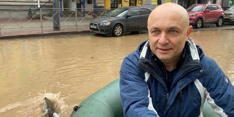 Орловчане делятся мемами на тему коммунальной аварии