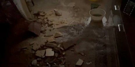 В переулке Воскресенском в Орле потолок упал у жителей нескольких квартир