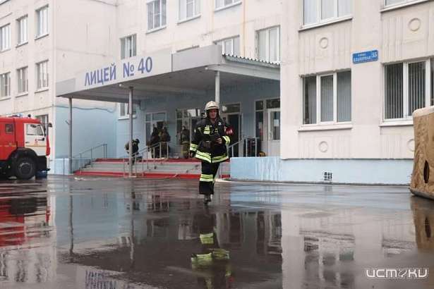 Перед началом учебного года орловские огнеборцы провели учение в лицее