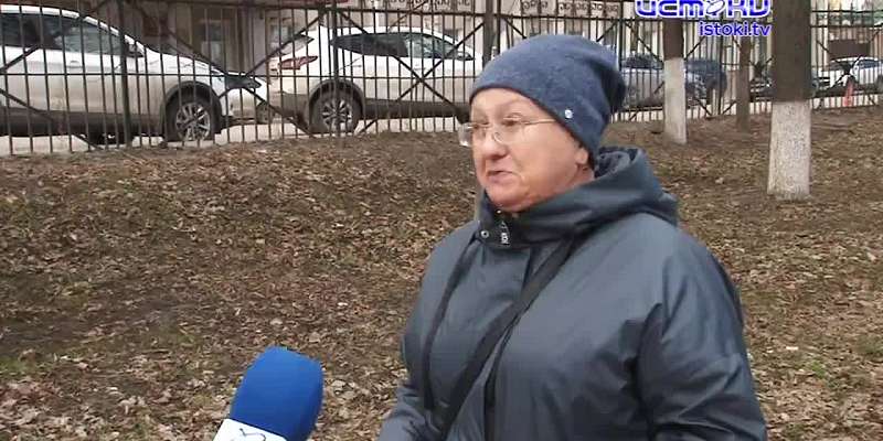 В Орле идёт массовая опиловка деревьев, которой очень недовольны жители. Так что же это: вандализм или омоложение зелёных "лёгких" города?