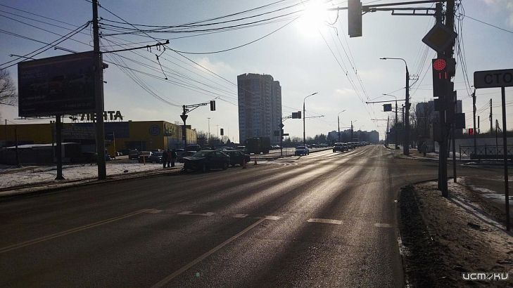 Не пропустила: на Московском шоссе в Орле столкнулись два автомобиля