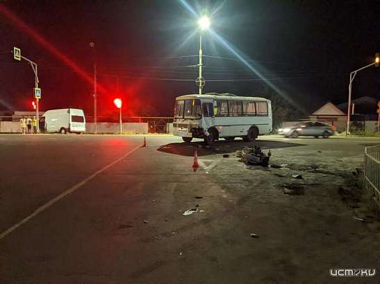 В Орле «ПАЗ» протаранил мотоциклиста