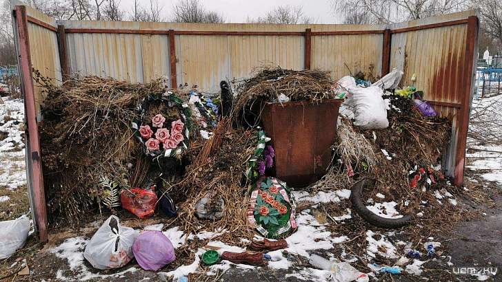 На Орловщине убирают кладбища только на бумаге