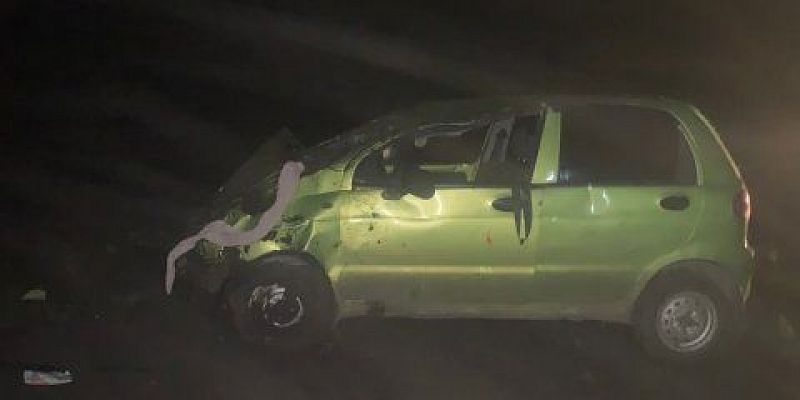 Микролитражка с двумя человеками угодила в кювет на Орловщине 