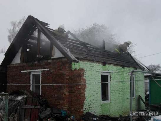 В поселке Хомутово сгорела постройка