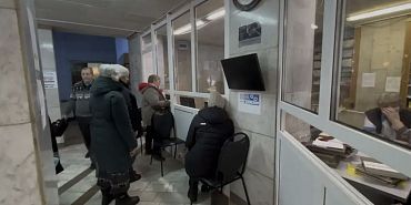 Администрация 1-й взрослой орловской поликлиники, видимо, совсем потеряла надежду на переезд