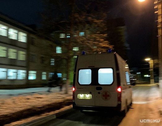 В Орле подросток неудачно скатился с горки и сломал позвонок