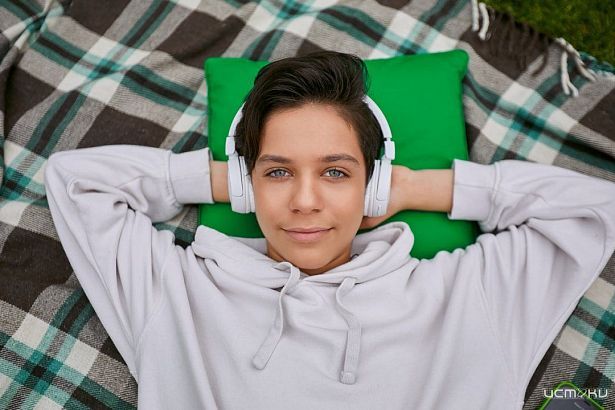 Ностальгический хит-парад: песни 90-х вернулись в топ гудков