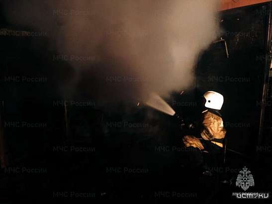 В Ливенском районе загорелся гараж