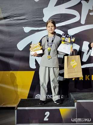 Воспитанница центра брейкинга “THE EAGLES” Александра Новикова стала обладательницей серебряной награды в Архангельске