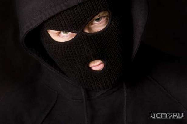 Трое иностранцев украли из орловского офиса сейф с коллекционными монетами