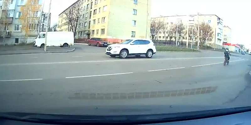В Орле юноша на питбайке спровоцировал ДТП и попал в реанимацию