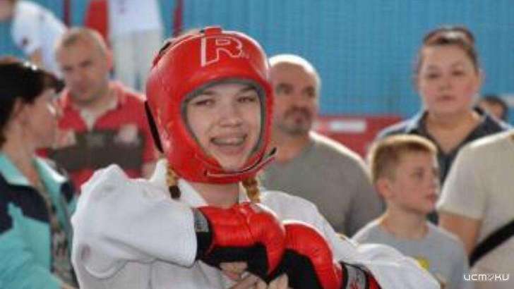 15-летняя спортсменка из Ливен отжалась 40 раз и обошла соперников