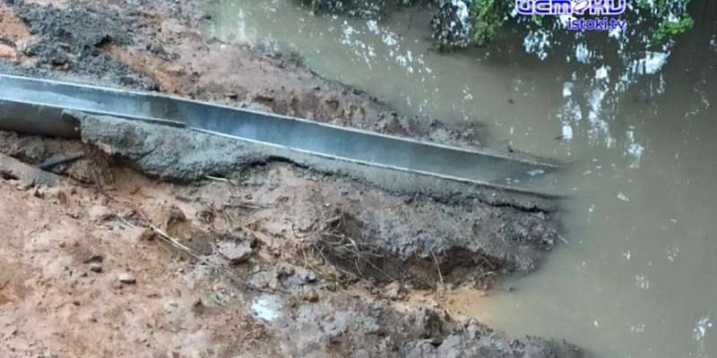 Регион прославился на всю страну благодаря страшному мосту, а орловчане снова жалуются на ремонт дворов