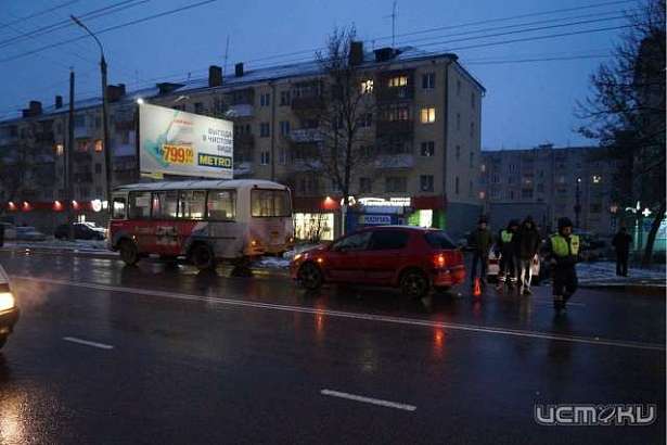 ДТП-«паровозик»: в Орле столкнулись большегруз, «легковая» и автобус