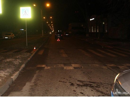 На Орловщине пешеход, переходя по «зебре», попал под машину