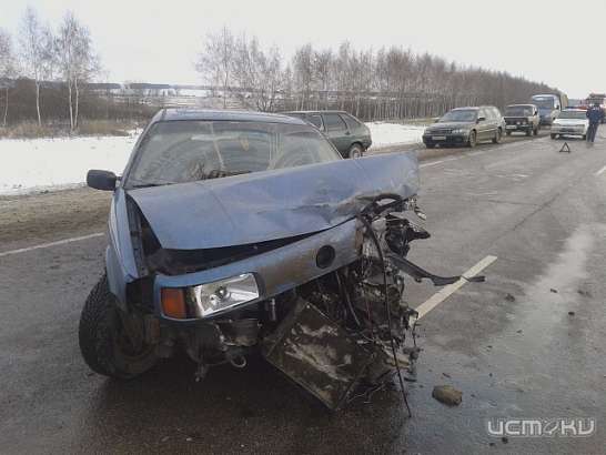 В Свердловском районе столкнулись два автомобиля