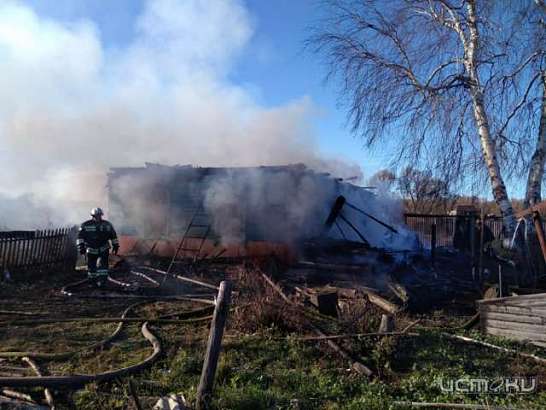 Соседи спасли жителя Орловской области из горевшего дома