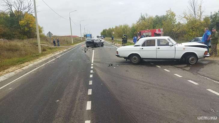 Под Орлом произошло столкновение трех автомобилей. Три человека пострадали Под Орлом произошло столкновение трех автомобилей. Три человека пострадали