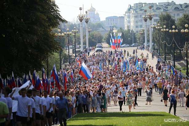 Российскому триколору — 350! В Орле отметили День Государственного флага