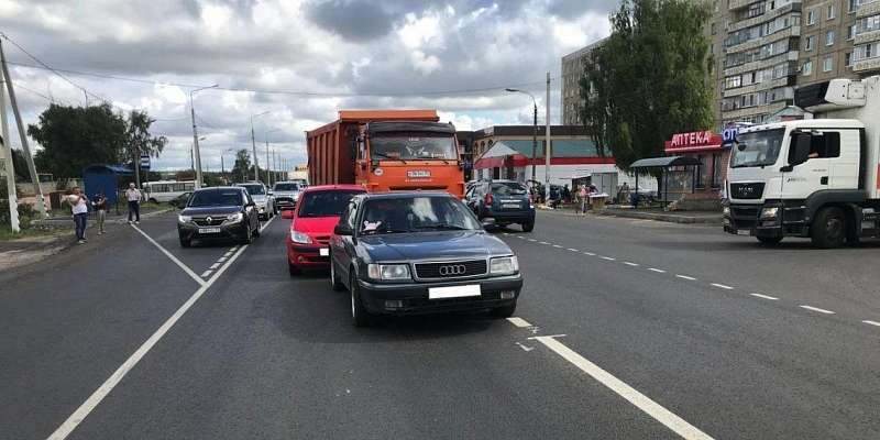 Тройное ДТП в Знаменке: КамАЗ не поделил дорогу с попутными легковушками