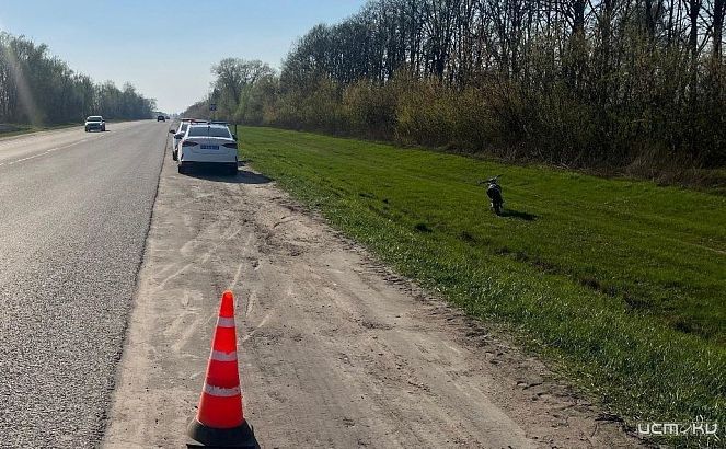 Под Орлом 15-летний мотоциклист не справился с управлением и перевернулся