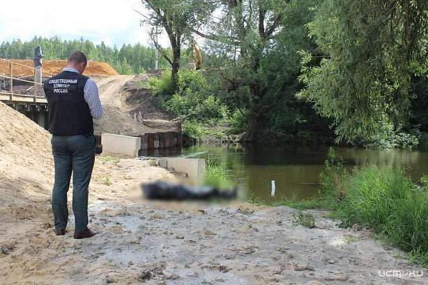 Следователи СК устанавливают обстоятельства гибели отца и сына на водоеме