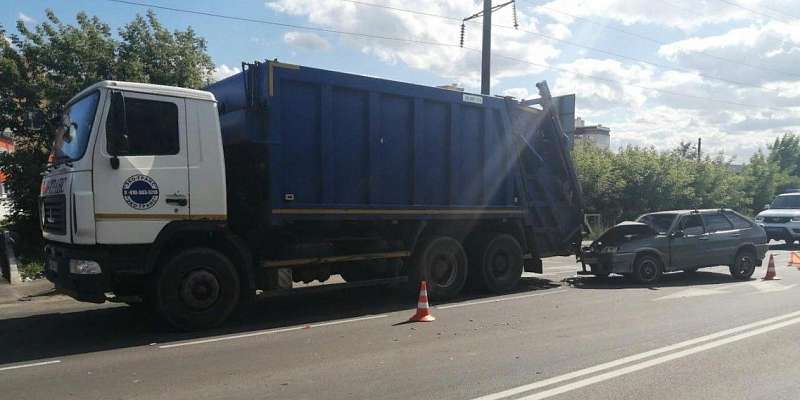 В Орле не разъехались ВАЗ и МАЗ