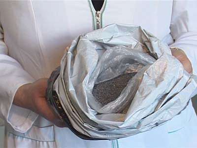 Мак отступает