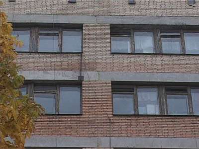 Женщина выбросилась из окна детской больницы