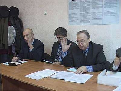 Первому кандидату в мэры вручили удостоверение