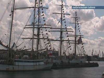 Парусная регата в день ВМФ