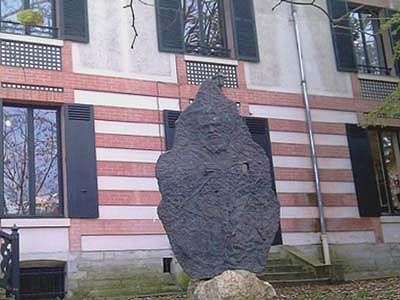 Драмтеатр дал спекталь в Буживале