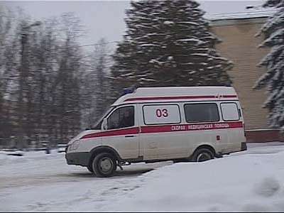 Ледяная наледь чуть не лишила жизни человека...