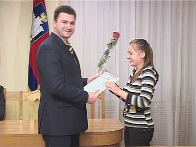 Горсовет наградил лучших журналистов